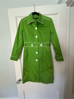 Larry Levine Bright Green Long Sleeve Trench Dress with White Piping